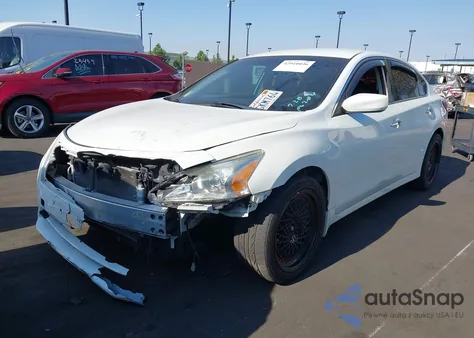 2015 Nissan Altima 2.5 S z USA, uszkodzony, nr VIN 1N4AL3AP7FN315095